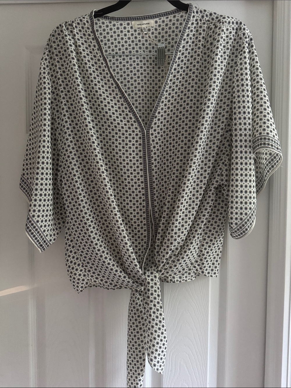 Max Studio Black and White Printed V-Neck Tunic - Lightweight - Size XL